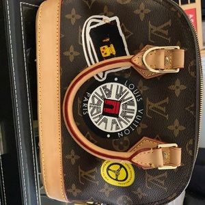 LOUIS VUITTON handbag